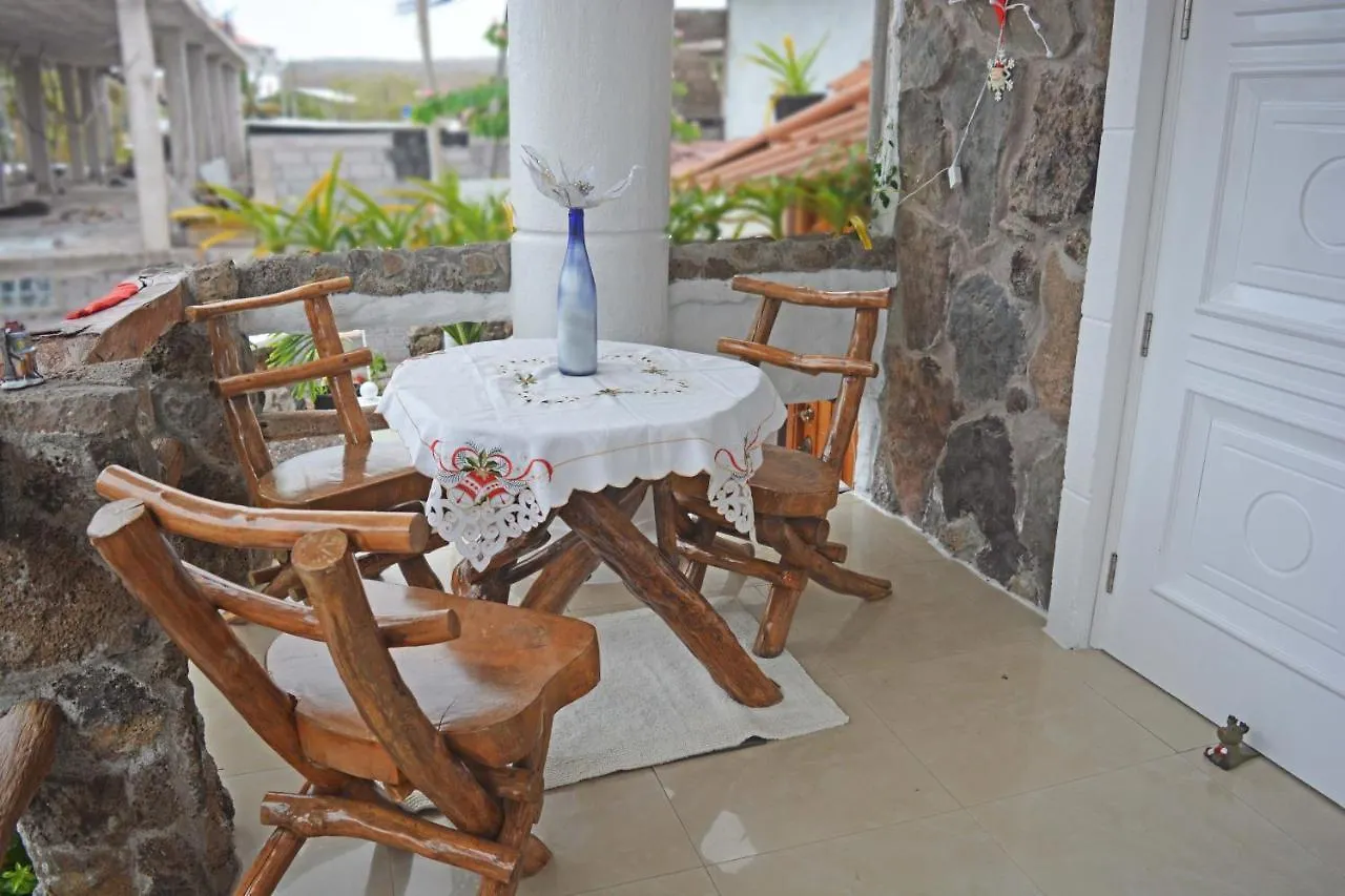 Gasthof Hostal Cann'S House Puerto Baquerizo Moreno Ecuador