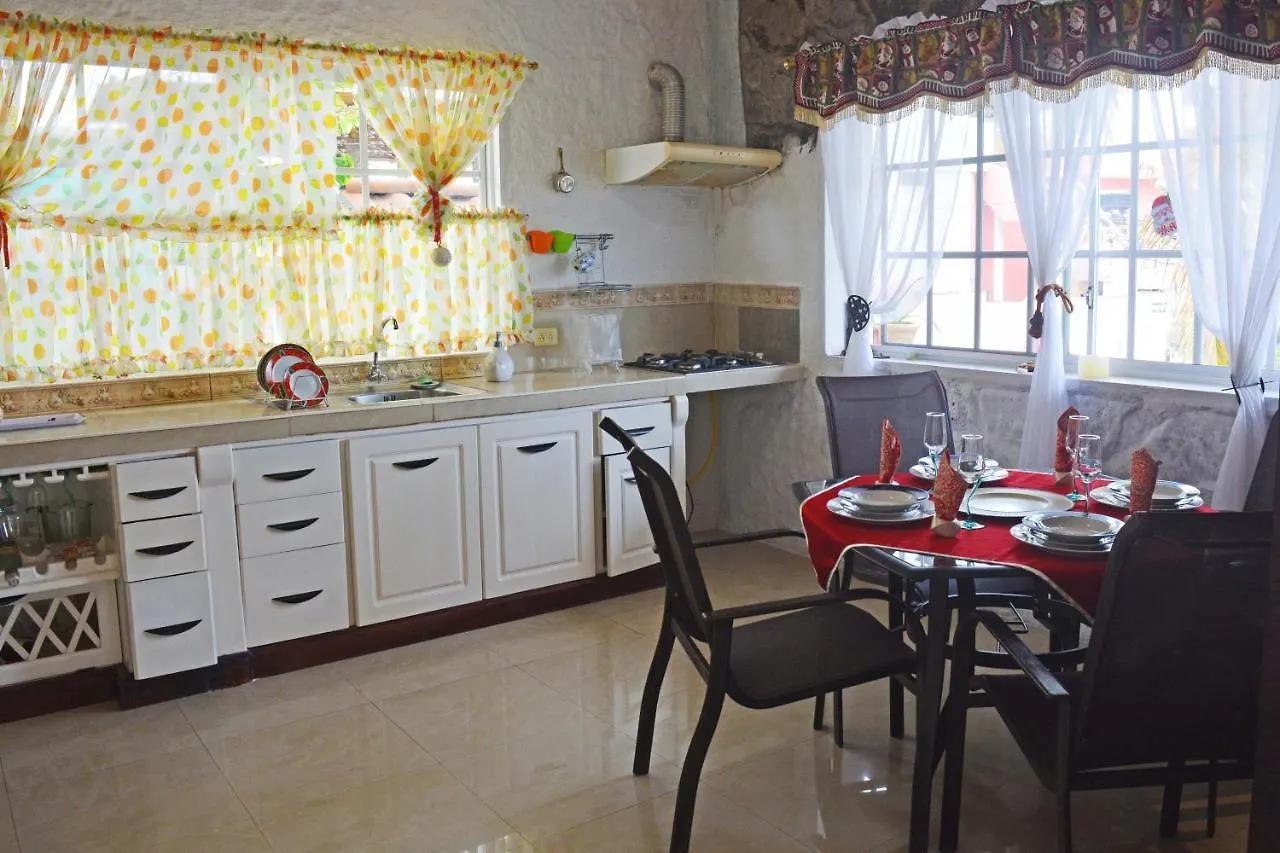 Hostal Cann'S House Puerto Baquerizo Moreno Gasthof